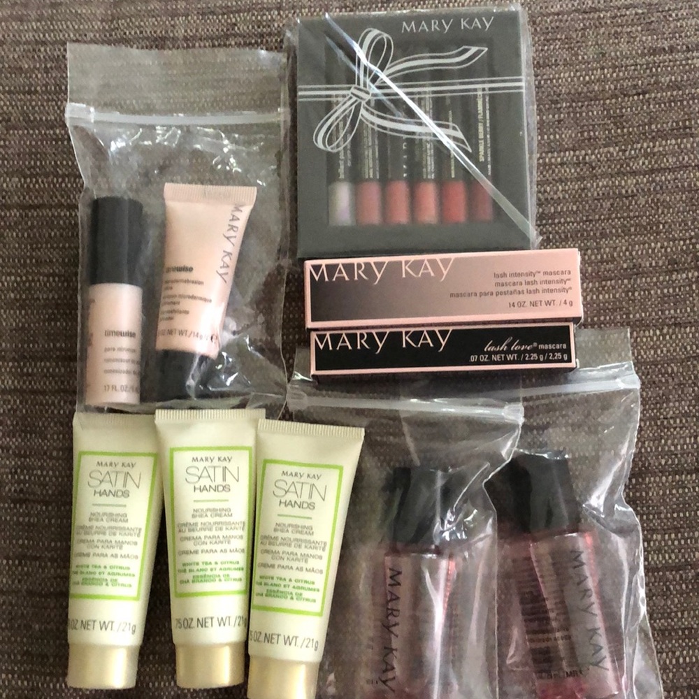 Mary Kay Deluxe Samples